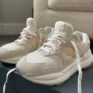 New Balance 5740 in color “Angora Light Mango”.